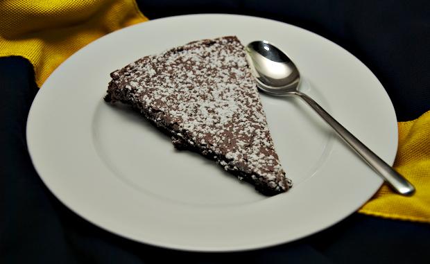 Kladdkaka - Ein saftiger schwedischer Schokokuchen | Life of Rian